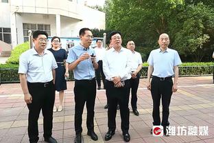 ?啊这……莱昂纳德赛前热身 两分钟中投一球未丢